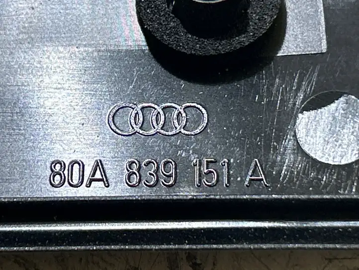 Audi Q5 SQ5 (2008 - 2012) 80A839151A Прочие детали салона — фото 3