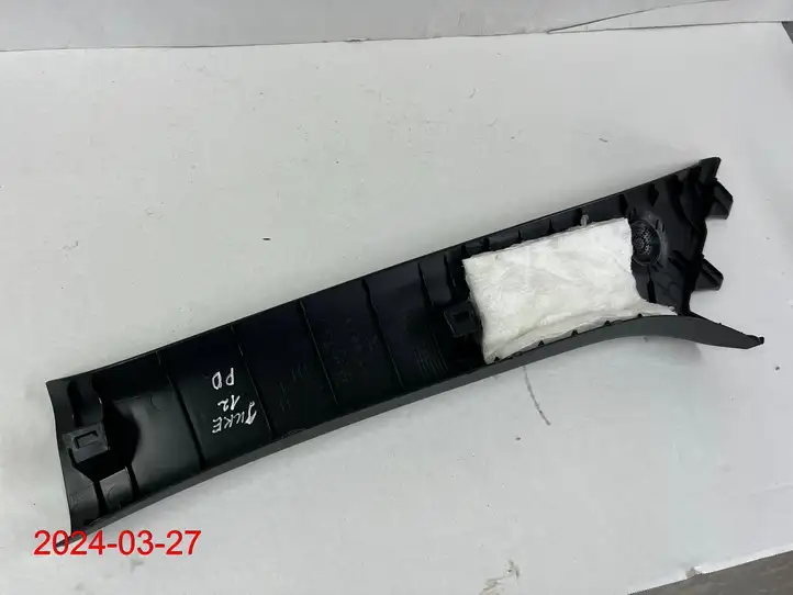 Nissan Juke I F15 (2010 - 2018) 76911-1KB0A Прочие детали салона — фото 2
