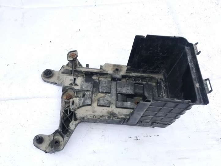 1k0915333b Volkswagen Caddy Akumuliatoriaus dėžė