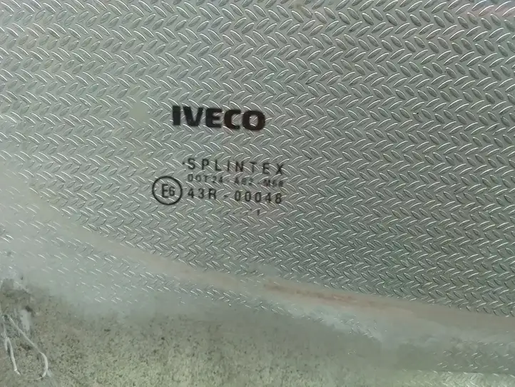 Iveco Daily Daily 35 - 40.10 (2001 - 2016) DOT24AS2M68 Стекло передней двери — фото 2