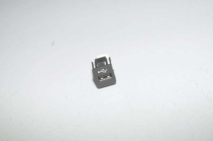 9229294 BMW 1 F40 USB jungtis