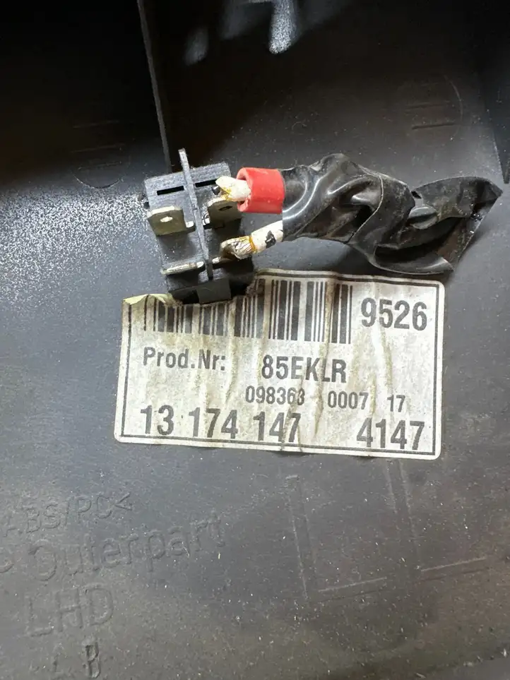 Opel Vectra C (2002 - 2005) 13156847 Прочие детали салона — фото 3