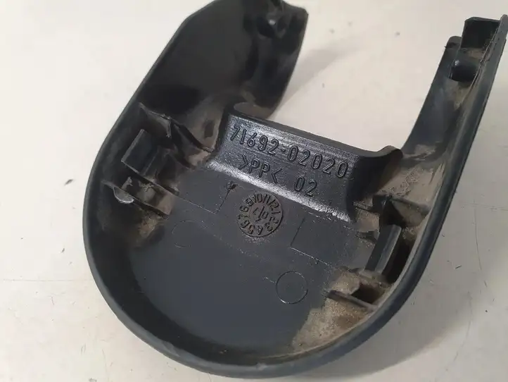 Toyota Auris 150 (2006 - 2012) 7169202020 Прочие детали салона — фото 3