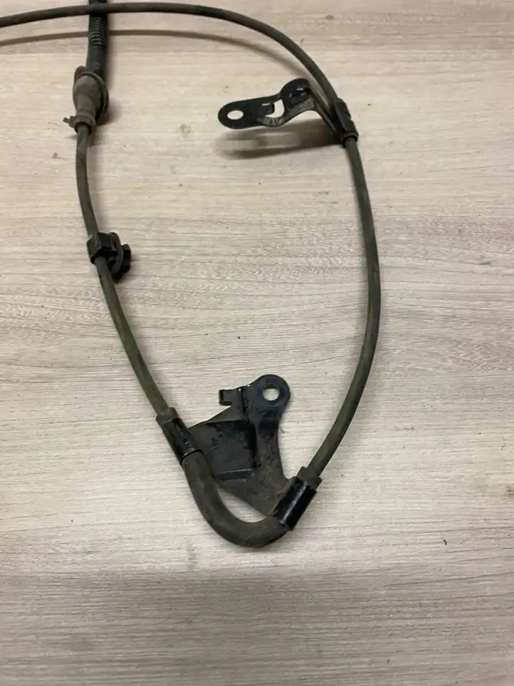 Toyota Verso (2012 - 2015) Проводка заднего датчика ABS — фото 2