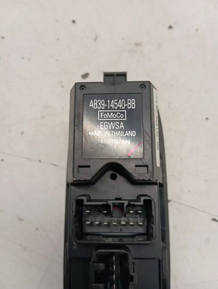 Ford Ranger (2011 - 2015) AB3914540BB Кнопка стеклоподъемников — фото 4