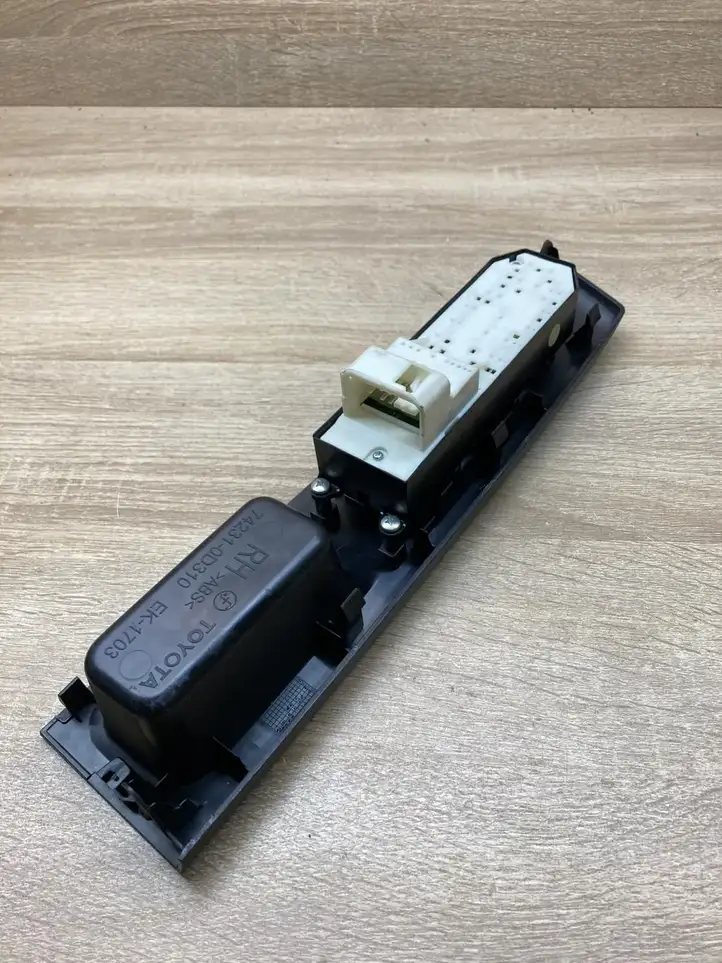 Toyota Yaris (2009 - 2012) 742310D310 Блок кнопок стеклоподъемников — фото 3
