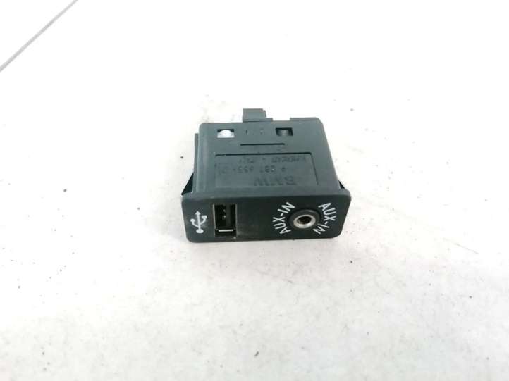 84109237653 BMW X5 E70 USB jungtis