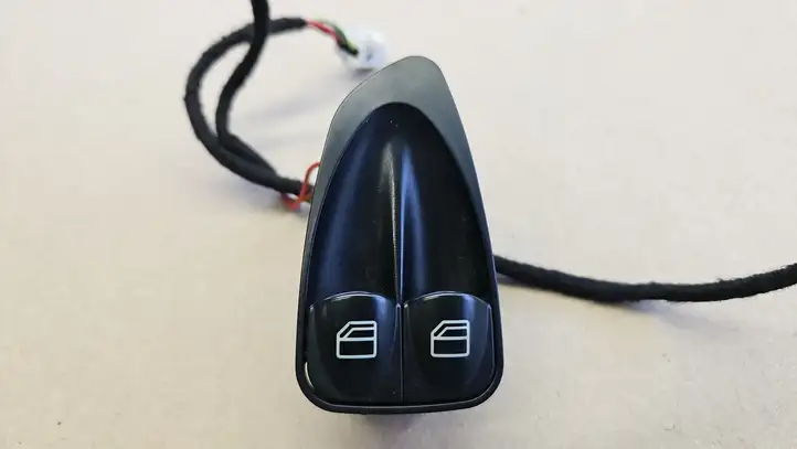 Mercedes-Benz SL R230 (2001 - 2012) A2308211351 Блок кнопок стеклоподъемников — фото 1