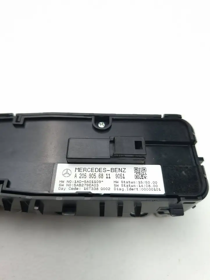 Mercedes-Benz C W205 (2014 - 2021) A2059056811 Блок кнопок стеклоподъемников — фото 7