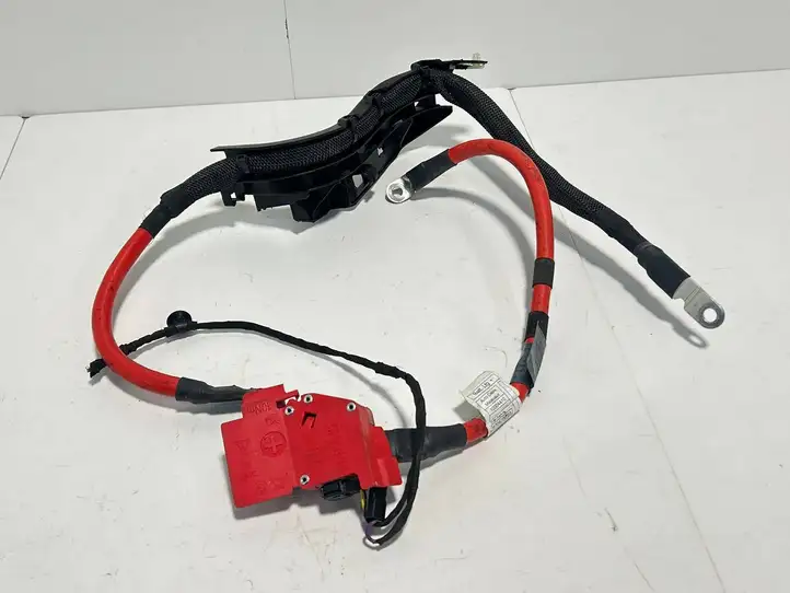 BMW 3 G20 G21 (2019 - ) 8704706 Плюсовой провод аккумулятора — фото 4