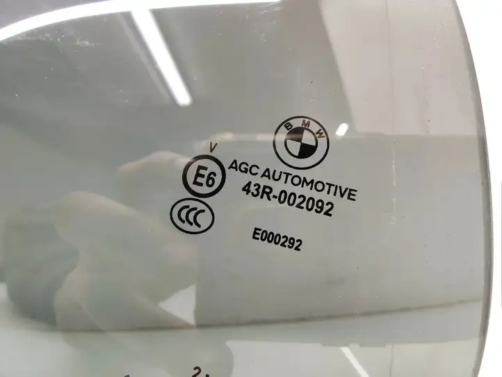 BMW 5 G30 G31 (2016 - ) 43R002092 Стекло задней двери — фото 2