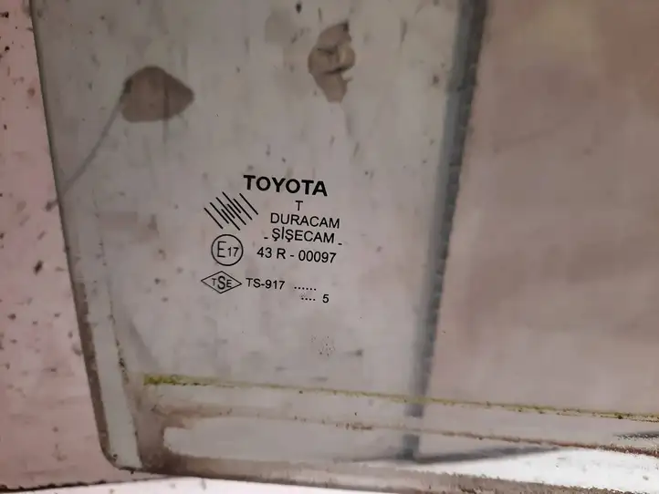 Toyota Corolla Verso E121 (2004 - 2007) 43R00097 Стекло задней двери — фото 3