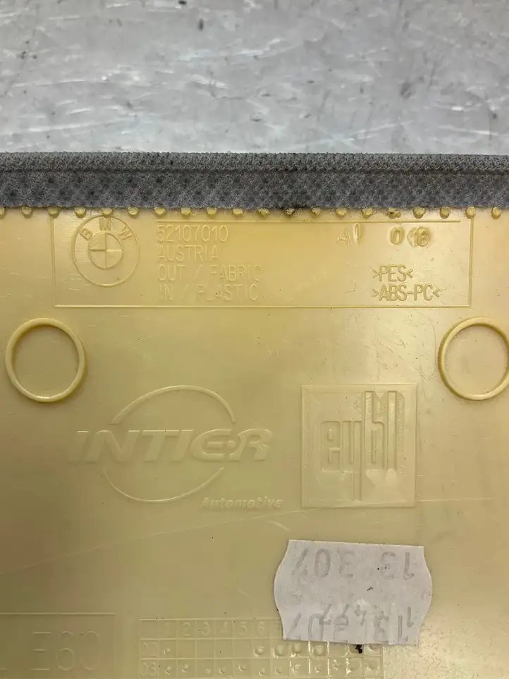 BMW 5 E60 E61 (2004 - 2010) 52107010 Прочие детали салона — фото 3