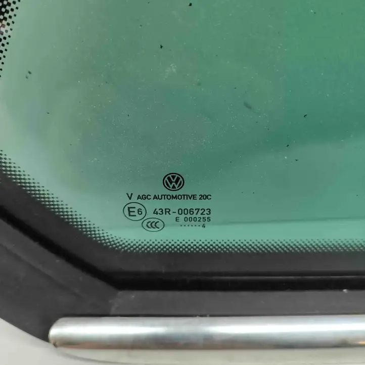 Volkswagen Golf VII (2013 - 2019) 5G9845298AA Заднее боковое стекло — фото 7