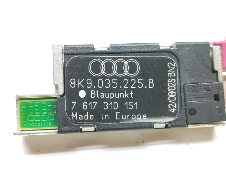 Audi A4 S4 B8 8K (2007 - 2011) 8K9035225B Усилитель антенны — фото 3