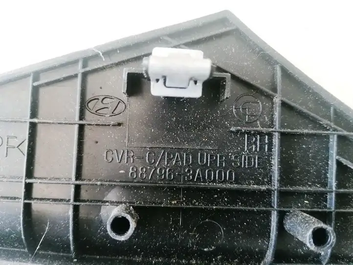 Hyundai Trajet (2000 - 2004) 887963A000 Прочие детали салона — фото 3