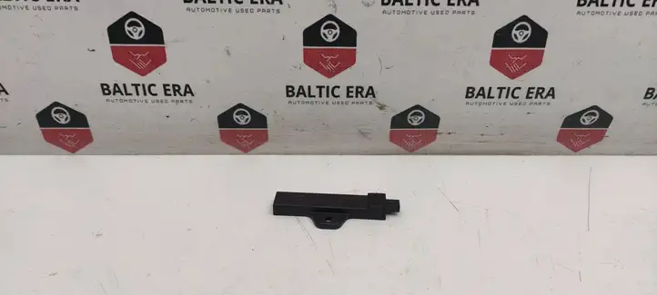 BMW 5 G30 G31 (2016 - ) 9220832 Антенна бесключевого доступа — фото 1