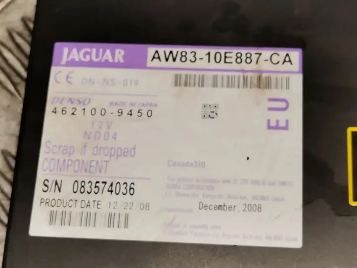 Jaguar XF X250 (2007 - 2015) AW8310E887CA CD/DVD чейнджер — фото 4