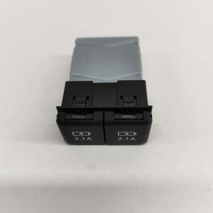 8553250020 Lexus UX USB jungtis