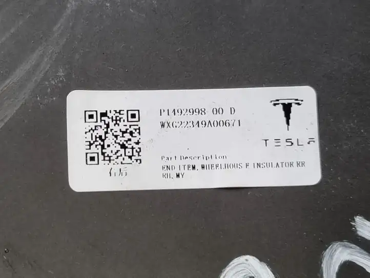 Tesla Model Y (2019 - 2024) 149299800D Прочие детали салона — фото 2