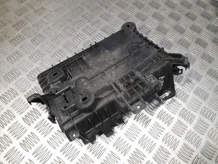 Opel Corsa D (2006 - 2010) 13235642 Крышка ящика аккумулятора — фото 2