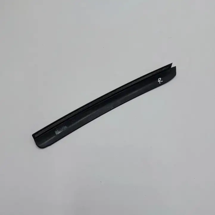 Mini Cooper Countryman R60 (2010 - 2016) 9801546 Облицовка заднего бокового стекла — фото 2