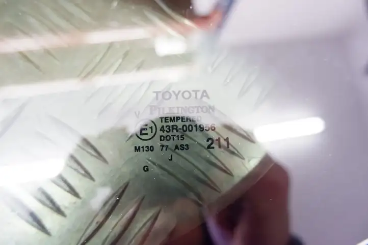 Toyota Highlander XU70 (2019 - ) 627200E211 Заднее боковое стекло — фото 2