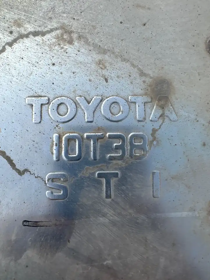 Toyota C-HR I (2016 - 2022) 10T38 Глушитель — фото 3