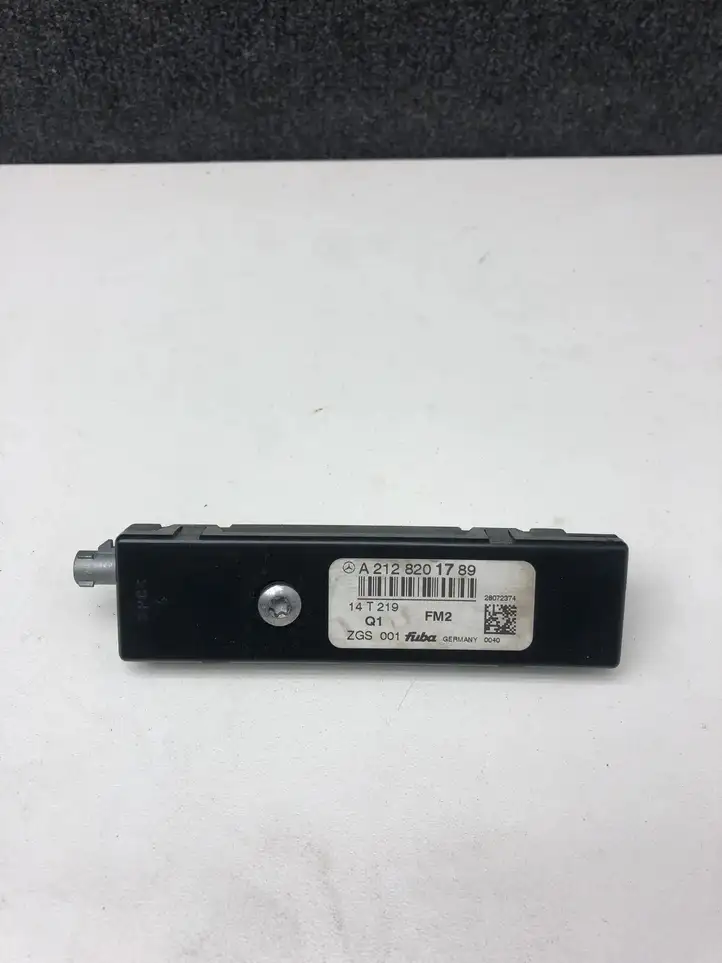 Mercedes-Benz E W212 (2009 - 2016) Усилитель антенны — фото 1