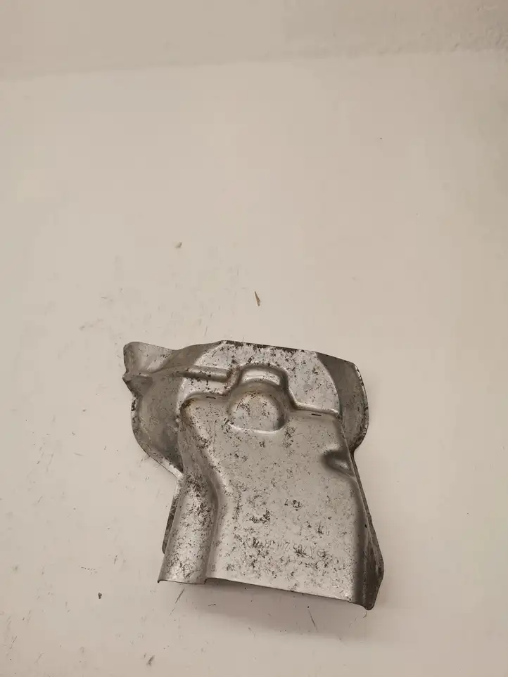 Mercedes-Benz C AMG W205 (2014 - ) A2052410334 Прочие детали моторного отсека — фото 1