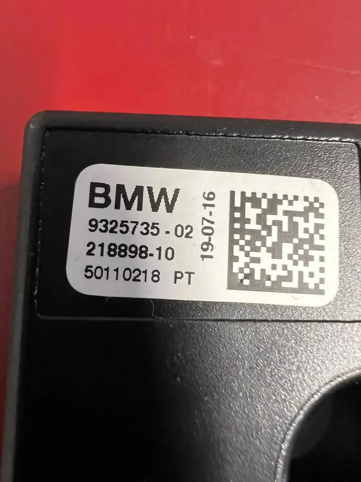 BMW X1 F48 F49 (2015 - 2022) 9325735 Усилитель антенны — фото 3