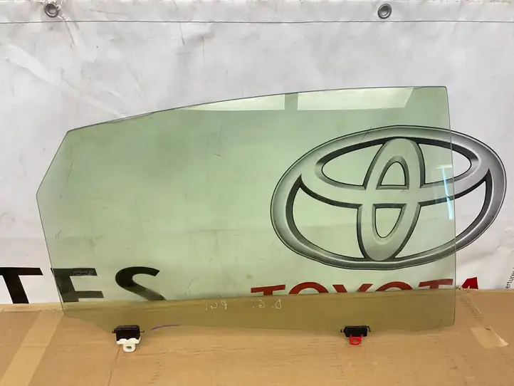 Toyota Prius (XW30) (2009 - 2015) Стекло задней двери — фото 1