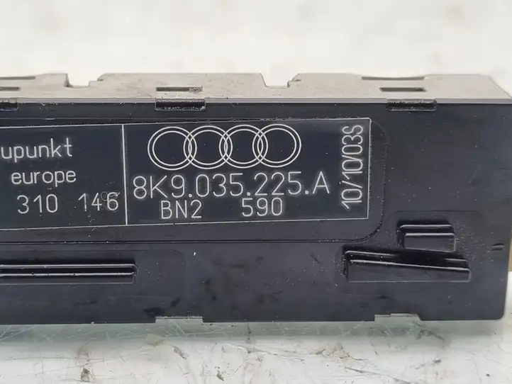 Audi A4 S4 B8 8K (2007 - 2011) 8K9035225A Усилитель антенны — фото 2