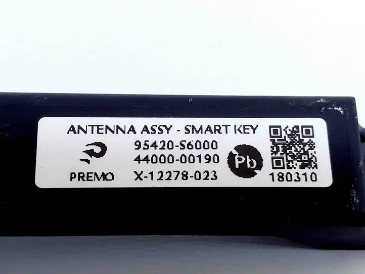 Kia Ceed (2015 - 2018) 95420S6000 Усилитель антенны — фото 2