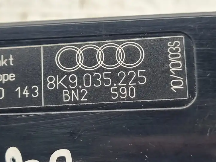 Audi A4 S4 B8 8K (2007 - 2011) 8K9035225 Усилитель антенны — фото 3