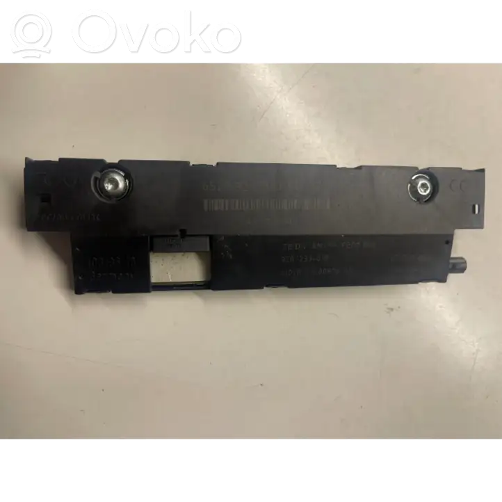 BMW 5 F10 F11 (2009 - 2016) 920233018 Усилитель антенны — фото 1