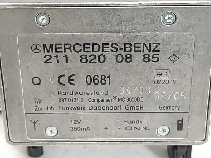 Mercedes-Benz CLS C219 (2003 - 2011) 2118200885 Усилитель антенны — фото 3