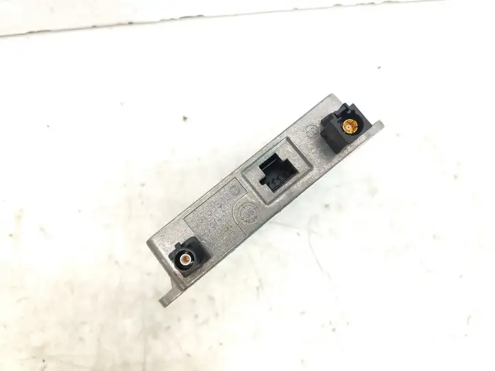 Mercedes-Benz CLS C219 (2003 - 2011) 2118200885 Усилитель антенны — фото 5
