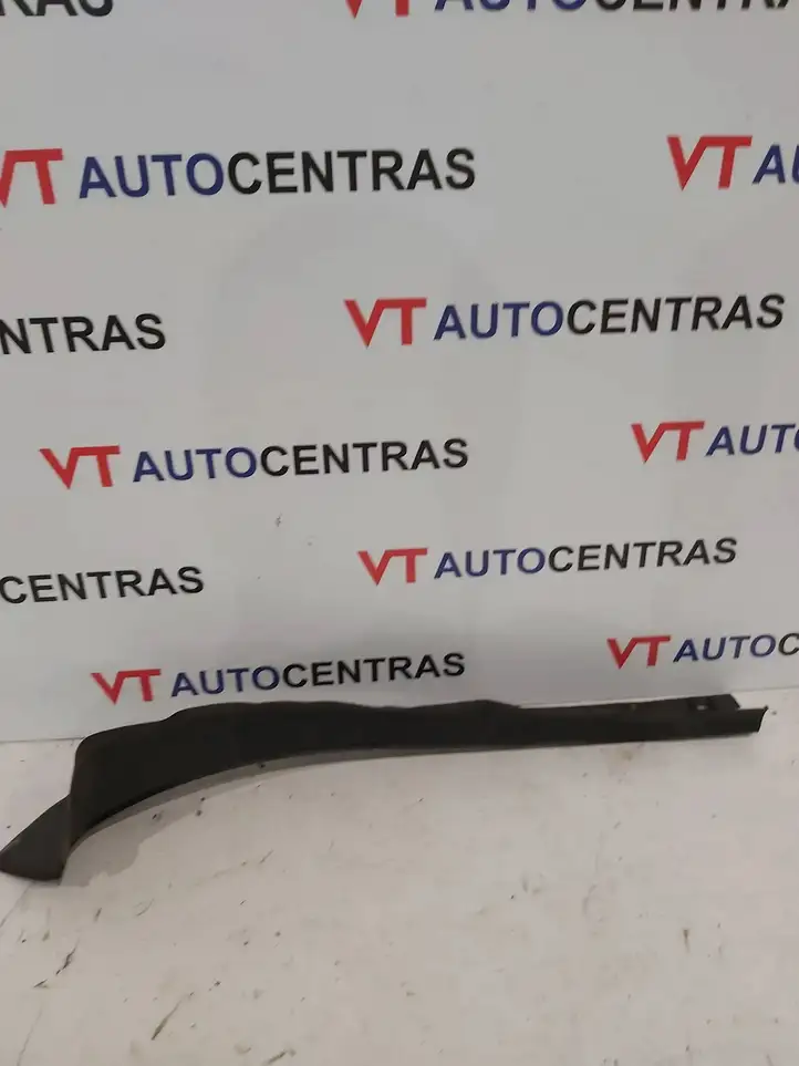 BMW 3 F30 F35 F31 (2012 - 2018) 51767264274 Молдинг крыла — фото 1