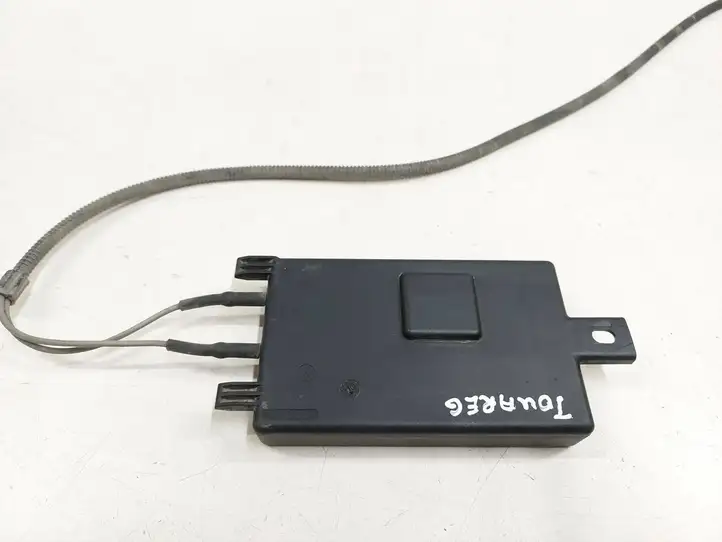 Volkswagen Touareg I (2002 - 2010)  7L6035507J Усилитель антенны