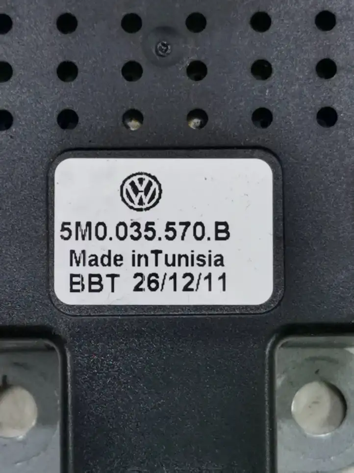 Volkswagen Golf Plus (2008 - 2014) 5M0035570B Усилитель антенны — фото 3