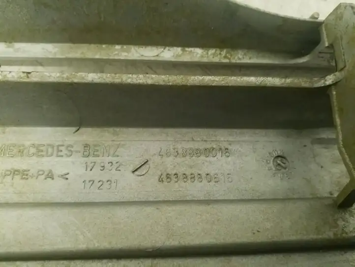 Mercedes-Benz G W461 463 (1989 - 2017) A4638880615 Передняя решетка — фото 2
