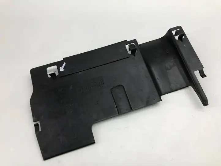 Skoda Fabia Mk1 (6Y) (1999 - 2007)  6Q0915753A Перегородка у аккумулятора