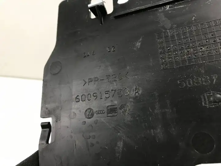 Skoda Fabia Mk1 (6Y) (1999 - 2007)  6Q0915753A Перегородка у аккумулятора