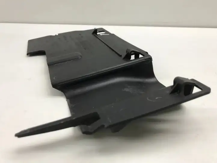 Skoda Fabia Mk1 (6Y) (1999 - 2007)  6Q0915753A Перегородка у аккумулятора