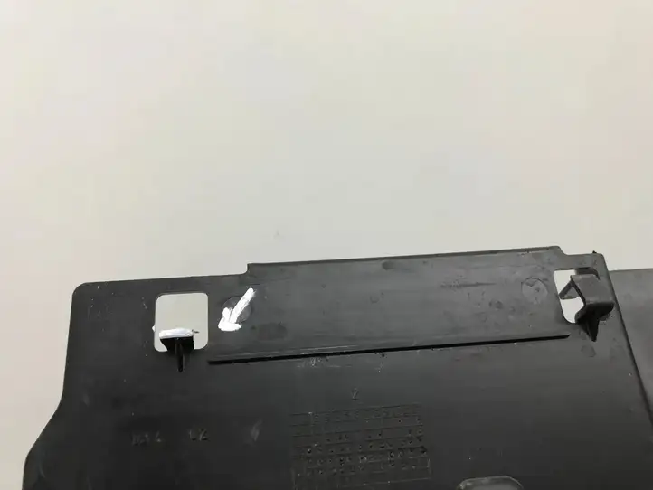 Skoda Fabia Mk1 (6Y) (1999 - 2007)  6Q0915753A Перегородка у аккумулятора