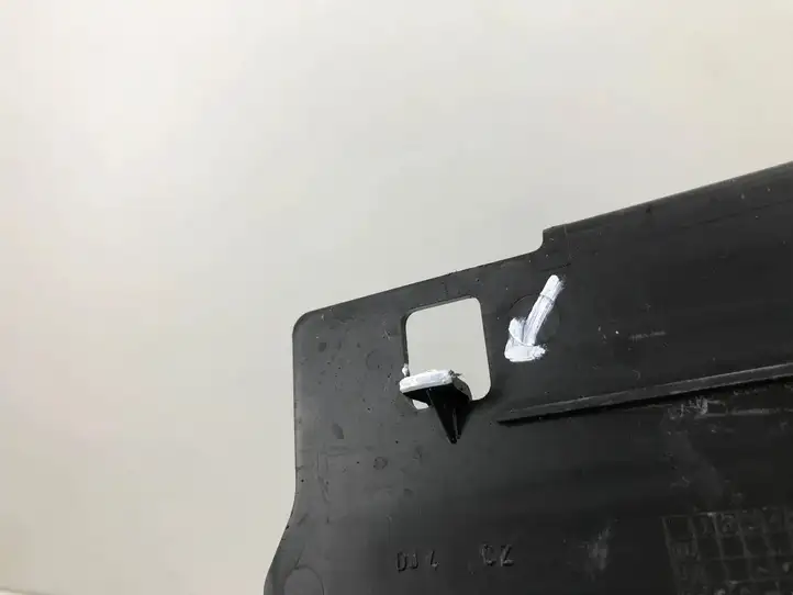 Skoda Fabia Mk1 (6Y) (1999 - 2007)  6Q0915753A Перегородка у аккумулятора