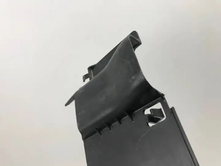 Skoda Fabia Mk1 (6Y) (1999 - 2007)  6Q0915753A Перегородка у аккумулятора