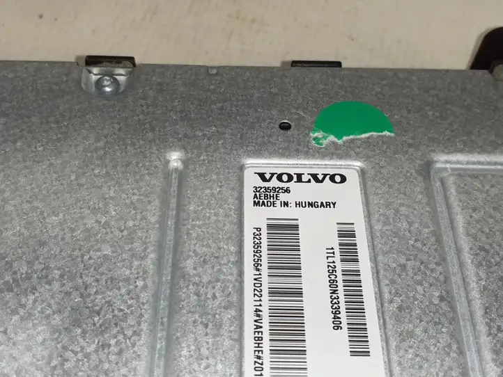 Volvo XC40 (2017 - ) 32359256 Усилитель звука — фото 3