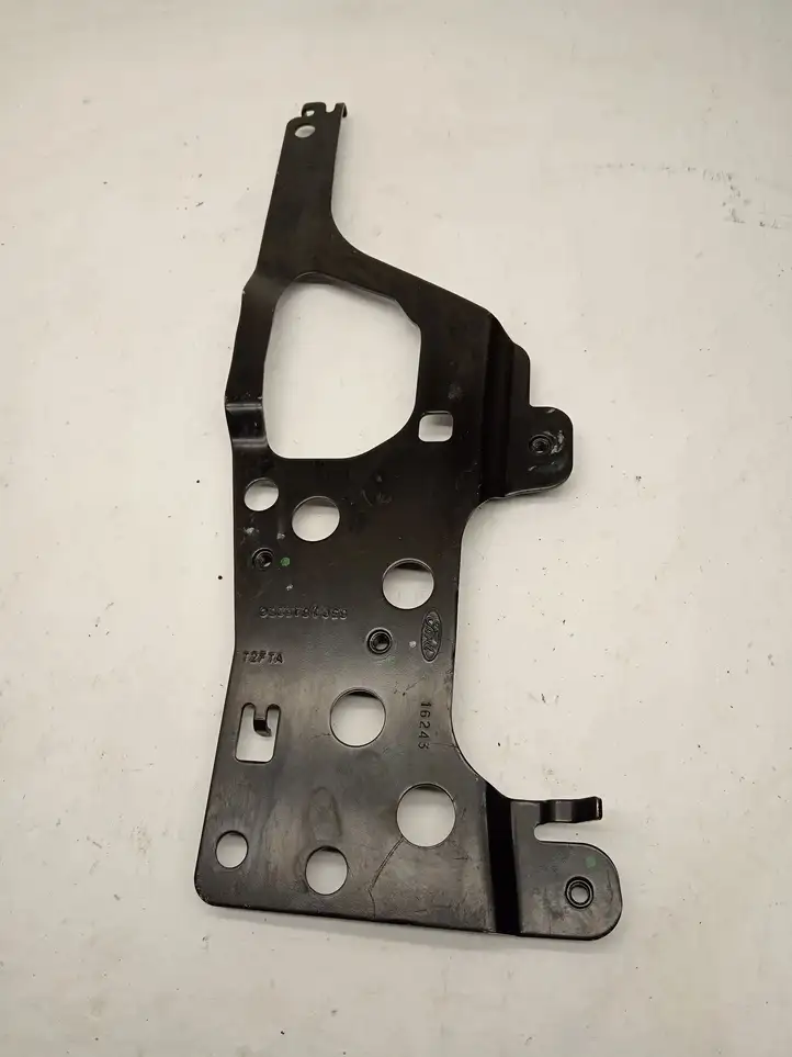 Ford Mustang VI (2015 - ) 63016A52BC Прочие детали моторного отсека — фото 3